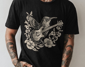 Hummingbird Gitarist Shirt - Delicate Melody Bird Tee voor muziek- en natuurliefhebbers