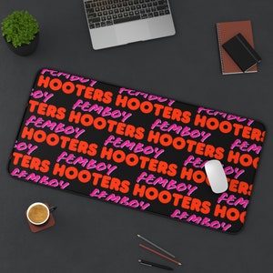 Femboy Hooters Gaming Mauspad - Femboys - Gaymer - Retro Gaming - Gamer Geschenke - Soft Boy - LGBTQIA