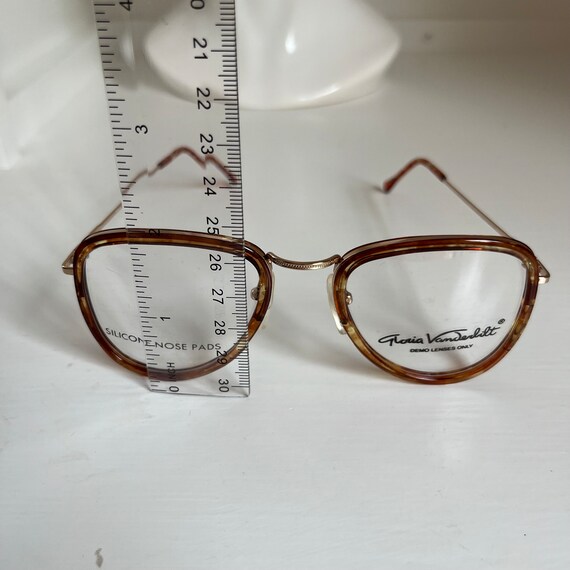 Tortoise Shell Gloria Vanderbilt Frames - 50-20-1… - image 4