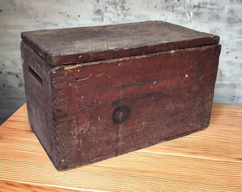 Antique Wooden Shot Gun Ammo Box, Pre WWI - Union Metallic Cartridge Company, dovetailed, 15x9x9 (invETS08)