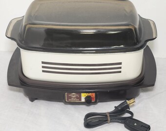 Vintage West Bend 4 Quart Slow Cooker #84114 with Amber Lid.  Mid Century Cream Stripes (invEBSHLVS #22)