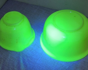 Hamilton Beach Custard Mixing Bowls Mixer Bowls Uranium Glass Mid Century 9" and 7" (invCR17)