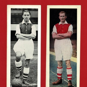TARJETAS DE FÚTBOL DEL ARSENAL F.C. DE LOS AÑOS 30 - Tarjetas vintage originales de gran tamaño - Retratos en panel de la época actual - Dos jugadores - Regalo de fútbol (SK24)