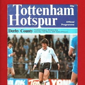 1979 SPURS v DERBY COUNTY Football Program - Tottenham Hotspur F.C. - 3.Mär 1979 - Clean & Tidy - Fussball Fan Geschenk (SR43)