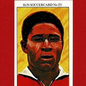 EUSEBIO - SUN Krant VOETBALKAARTEN - Originele voetbalkaart uit 1978 - Grootste Portugese/Benfica-voetballer - cadeau voetbalfan (RI05)