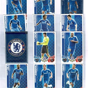 CHELSEA F.C. - 19 carte da collezione originali di calcio - Carte da calcio della Premier League - Topps - Il regalo per i tifosi del Blues (SD01)
