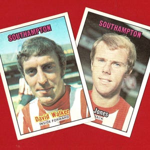 SOUTHAMPTON F.C. - Cartões de goma de mascar originais de jogadores de futebol de 1970 - Southampton Football Club - Cartões de goma de futebol A. & B.C. - Presente para fãs de futebol (OS01)