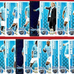 MANCHESTER CITY FC - 17x Original Football Trading Cards Inc. 2 folies - Premier League Soccer Cards - Topps - Cadeau voetbalfan (OS01)