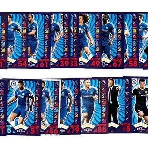 CHELSEA F.C. - 23 carte da collezione originali di calcio, incluse 5 carte foil - Carte da calcio della Premier League - Topps - Regalo per i tifosi del Blues (SD01)