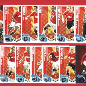 C.F. MANCHESTER UNITED - 13 cartes de football originales, Inc. 2 feuilles - Cartes de football Premier League - Topps - Cadeau pour fan de football (OS01)
