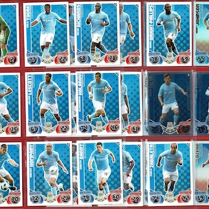 MANCHESTER CITY F.C. - Tarjetas coleccionables de fútbol originales - Tarjetas de fútbol de la Premier League - Topps - Regalo para fanáticos del fútbol Man. City Blues (OS01)