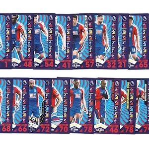 CRYSTAL PALACE F.C. - 23 carte da collezione originali di calcio, incluse le foil - Carte da calcio della Premier League - Topps - Regalo per i tifosi degli Eagles (SD01)