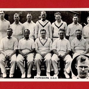1936 ヨークシャー カウンティ クリケット チーム カード - オリジナル タバコ写真カード - アルダス - イングランド カウンティ クリケット チーム写真 (VC09)
