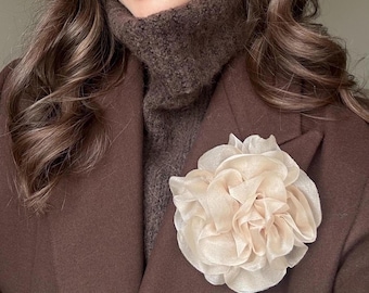 Flower Brooch, Silk Rose Brooches, Floral Shoulder Pin, Champagne Flower Necklace for Women, Outfit Accessory for Women