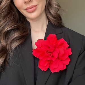 Sakura Flower Brooch, Floral Brooches for Women, Elegant Rose Shoulder Pin, Romantic Outfit Accessory