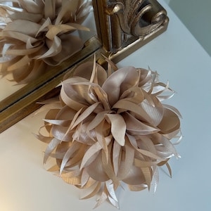 Oversized Vintage Flower Brooch: Beige Chrysanthemum Pin, Cottagecore Jewelry for Women