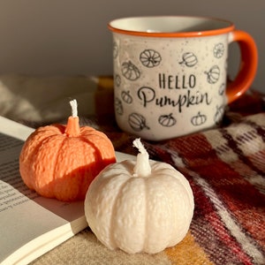Haunted Pumpkin Candle, Fall Decor Candle, Decorative Candle, Halloween Decoration, Soy Wax, Soft Autumn Scent, Handmade, Unique Gift