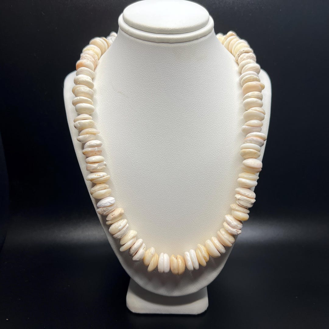 Pukas Pattern Hawaiian Puka Shell Necklace Rare Unique Pukas With Pearlized Sheen ...