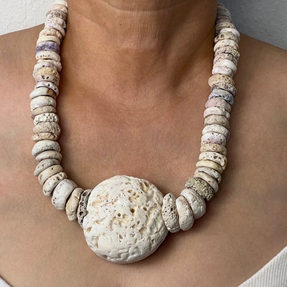 Vintage 70s Large Hawaiian Puka Shell Necklace wi… - image 7