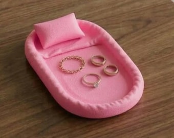 Bandeja multiusos acogedora con textura acolchada / Bandeja organizadora para joyas, llaves y decoración de escritorio / Organizador de mesita de noche / Pequeño plato para guardar baratijas