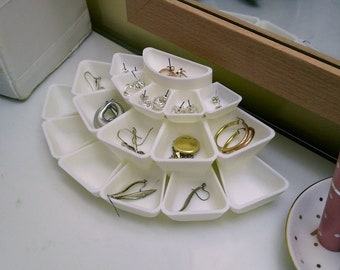 Plato para anillos con diseño de dragón fantástico y organizador modular para tocador.