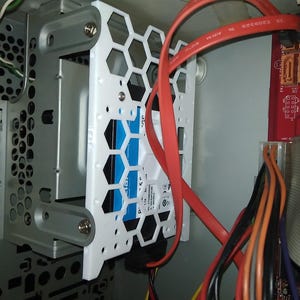 HDD Adapter - 2.5&quot; SSD drive in a 3.5&quot; HDDs bay - PC Parts - Harddrive Adapter