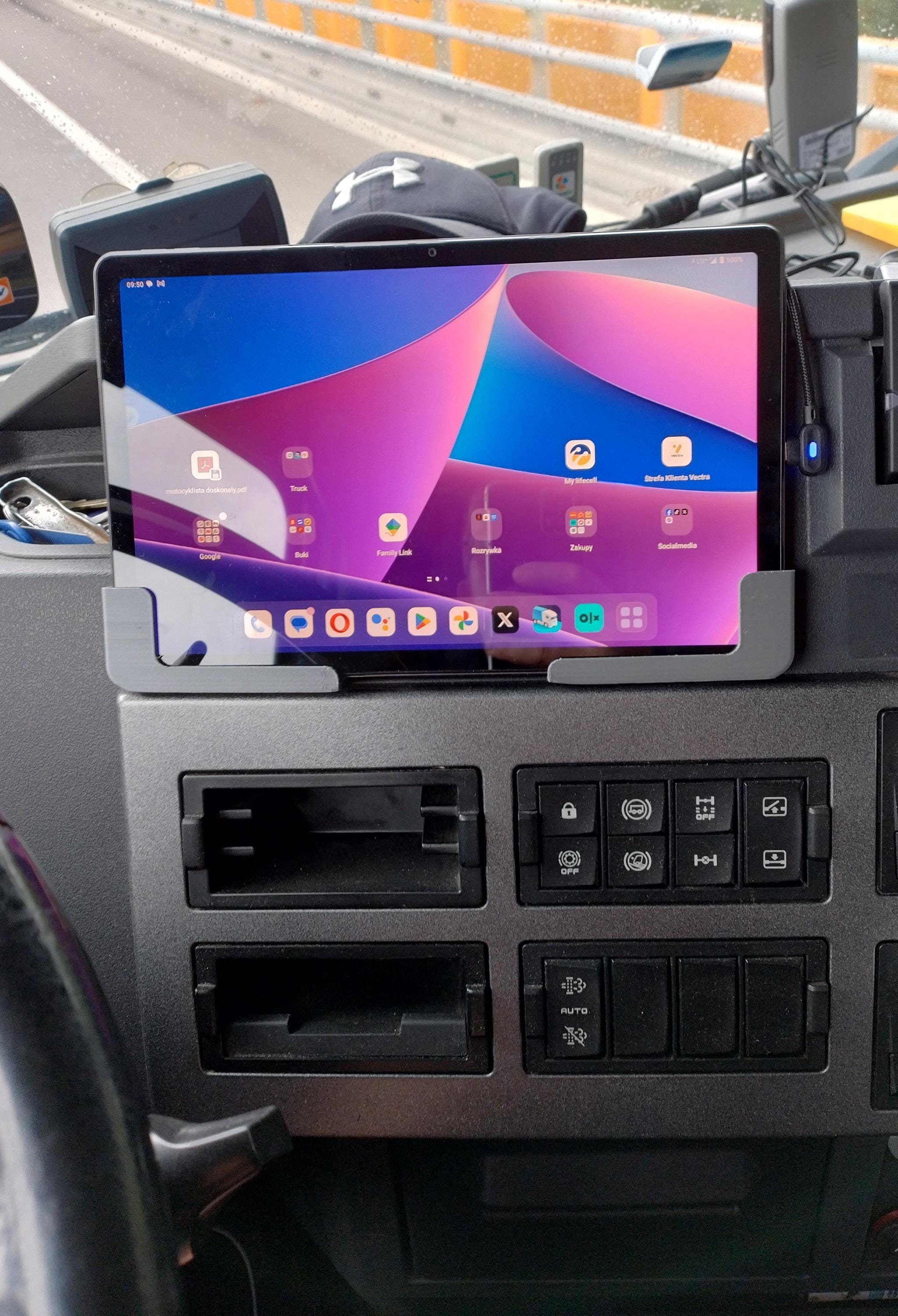 Universal Tablet Wall Mount - Wall Mount & Stand