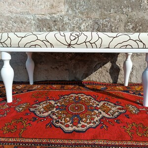 Vintage Kilim tapijt Ottomaanse bank, Voetenbank, Houten poef, Handgemaakt meubilair, Turkse tapijtbank, Home decor, Boho decor, Handgemaakte bank