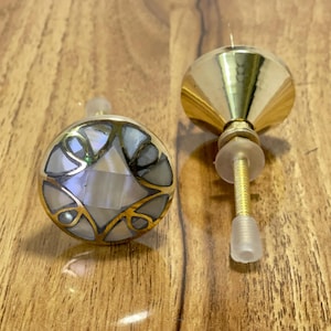 Mother Of Pearl Knob / Brass with MOP Shell Drawer Knob / Cupboard Cabinet Furniture Hardware Door Knob Pull / Handmade Vintage Style