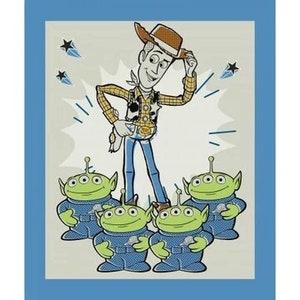 Puede incluir: Una ilustración de estilo vintage de Woody de Toy Story, con su característico sombrero de vaquero y chaleco, de pie con cuatro extraterrestres verdes de tres ojos, conocidos como los Pequeños Hombres Verdes o los Aliens, de la franquicia Toy Story.
