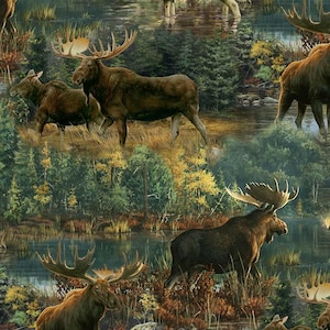 Peut inclure: Un motif sans couture représentant plusieurs orignaux dans un décor forestier. Les orignaux sont bruns et ont de grands bois. La forêt est verte et luxuriante, avec un ruisseau qui la traverse.