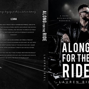 以下が含まれることがあります： ローレン・ビール著「Along for the Ride」の書籍カバー。サングラスをかけた男性が車に寄りかかっている様子が描かれており、タイトルが大きな白い文字で表示されています。背景は暗い道路です。