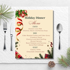 Może przedstawiać: Świąteczne menu obiadowe na kremowym tle, ozdobione czerwoną i złotą wstążką, bombkami choinkowymi i gałązkami sosny. Menu zawiera przystawki, dania główne i desery, w tym indyka i sernik.