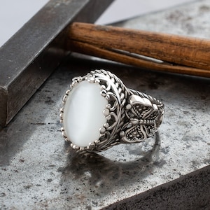 Anillo de mariposa con manchas de nácar de plata, anillo de declaración de mujer de insecto de filigrana hecho a mano vintage de ley 925, anillo de monarca delicado