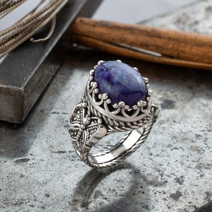 Anillo detallado de corazón de mariposa de charoita de plata, anillo de declaración de mujer de insecto de filigrana hecho a mano vintage de ley 925, anillo de monarca delicado