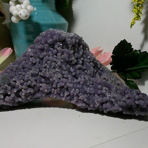 BEAUTIFUL High Quality Grape Agate Cluster / 1 pound, 10 ounce / 737 grams / Natural Grape Agate