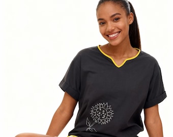 Camiseta "In My Feelings" de confección propia con bordado personalizado en algodón grueso de 7.5 oz.