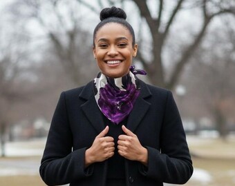 Pañuelo cuadrado morado "Royalty" de 89 x 89 cm