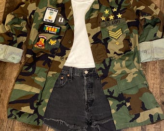 Customized 90’s Vintage Woodland BDU Army Issued Shirt Jacket With Matching Pierced Earrings