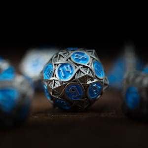 Metallwürfel / Eldritch Blast / DnD Würfel Metall / Blauer DnD Würfel / Hexenmeister Würfel