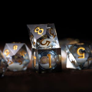 Kostki Kosmiczne / płynny rdzeń - Frosted Fragment - Ostre Krawędzie Kostki do D&D / Zestaw Kostek Żywicowych DND / Zestaw Kostek DND Galaxy / Kostki DND kosmiczne
