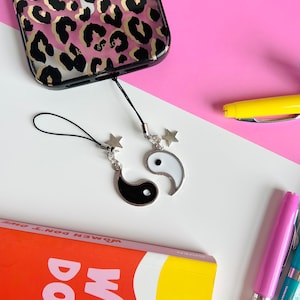 Amuletos para teléfonos móviles BFF • YIN y YANG • Juego de amuletos a juego Piezas de Yin y Yang • Amuletos para teléfonos móviles • Hecho con amor en Canadá