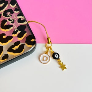 Amuleto personalizado para celular • ESTRELA DA SORTE • Mal olhado preto e dourado com pingente de estrela e letra • Amuleto para celular • Fabricado no Canadá