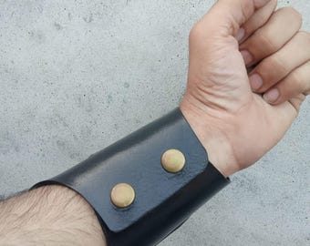Funda de cuero para puños de muñeca personalizada con cuchillo oculto, ideal para actividades al aire libre de acampada, pulsera de cuero hecha a mano para regalos de cumpleaños de hombre