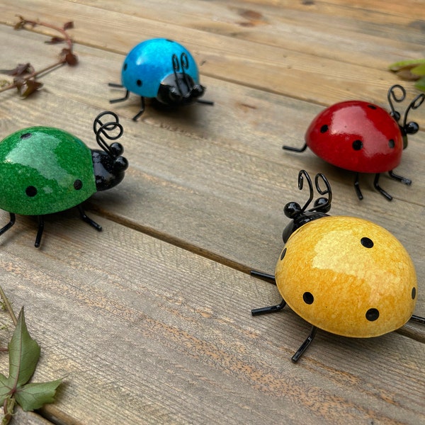 Ladybugs Garden Art Metal Decor , Insect Yard Art Lawn Ornaments,Ladybugs Outdoor Wall Decor,Fence decor,Garden Gifts for mom,Patio Decor