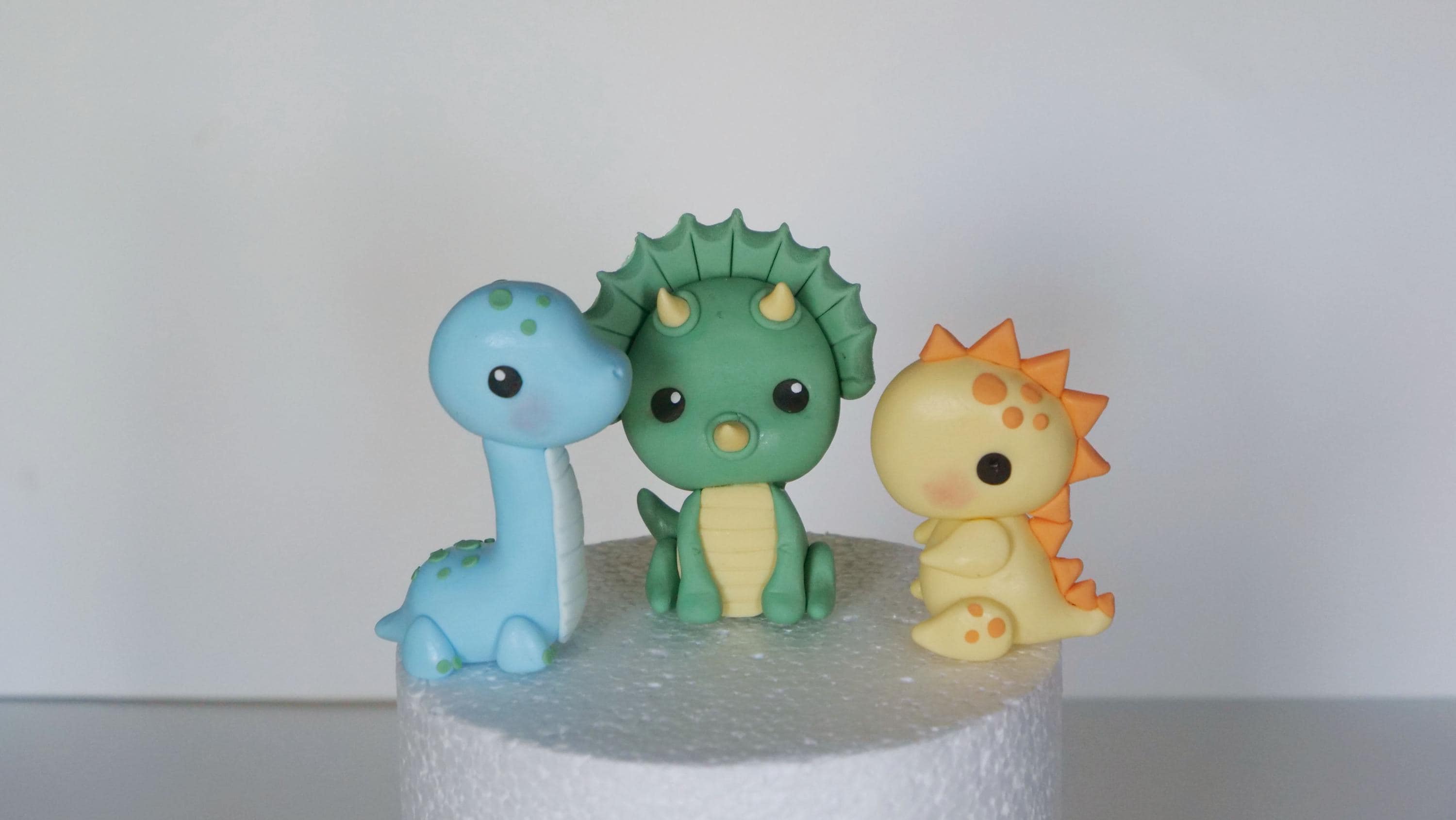 Fondant dinosaurs cake toppers set, Custom dino cake, dinosaur birthday party cake topper, baby shower cake topper, 3 d dinosaurs figurine