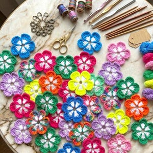Crochet Flower Applique Pattern PDF – 5 Petal Floral Motif – Beginner Friendly – DIY Crochet Flowers – 4 Languages image 4