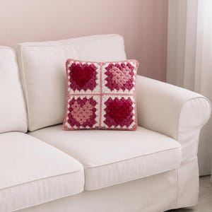 Crochet Heart Granny Square Motif Pattern – Valentine's Day Project - English German French Spanish image 5