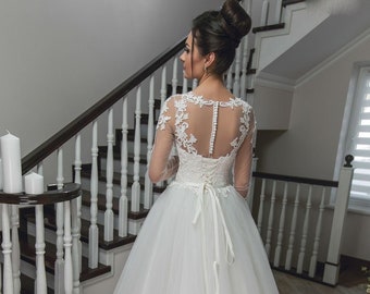 Princess Long Sleeve  Wedding Dress Lace Top Romantic Lace Appliques Buttons Back Corset Dress Elegant Wedding Dress Classic Bridal Gown