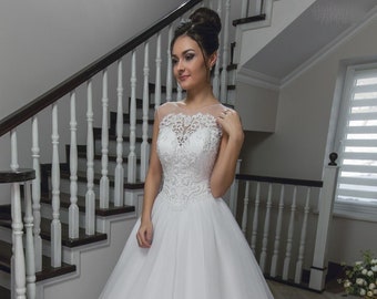 Princess Sleeveless  Wedding Dress Lace Top Romantic Lace Appliques Buttons Back Corset Dress Elegant Wedding Dress Classic Bridal Gown